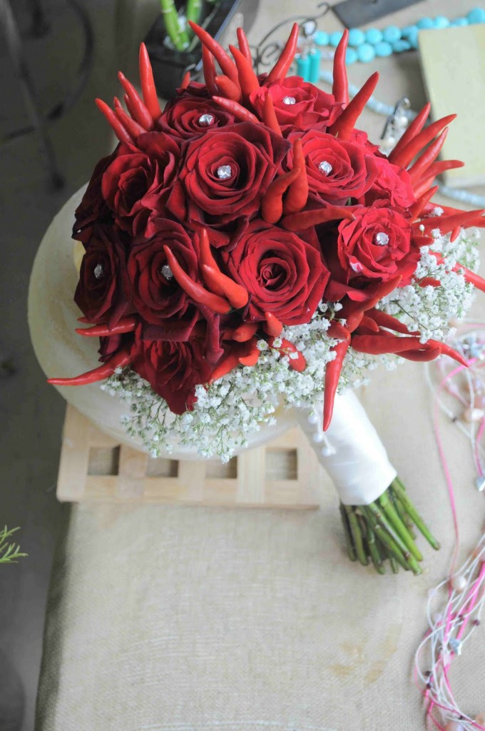 bouquet rose e peperoncini